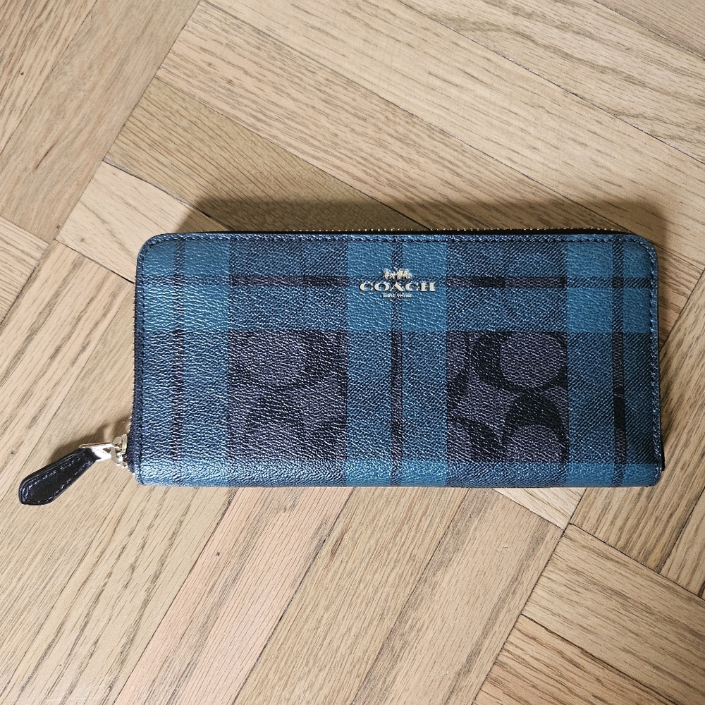 Coach Plaid Teal And Black Zip Wallet